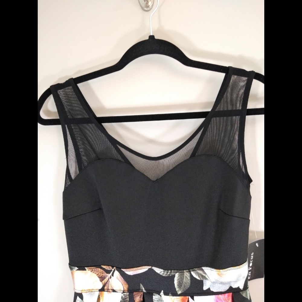 NWT Enfocus Studio Dress size 6 Black and Floral
